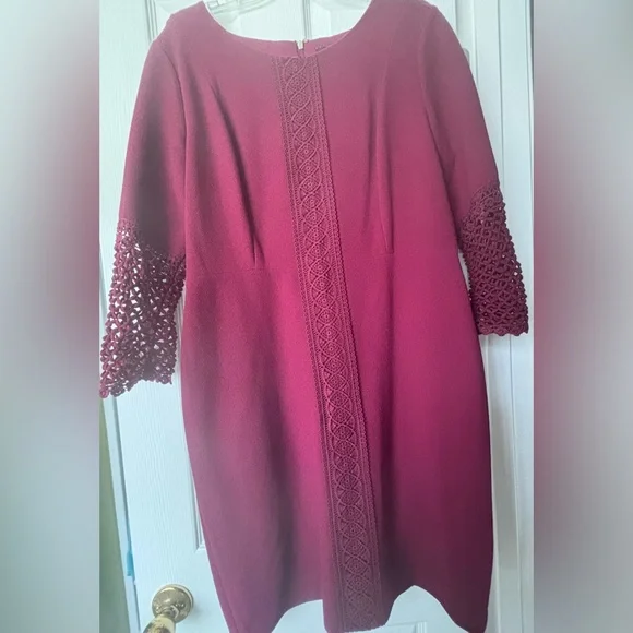 Karl Lagerfeld  BURGUNDY/ WINE 3/4 Sleeve Dress
Used - Picture 5 of 5